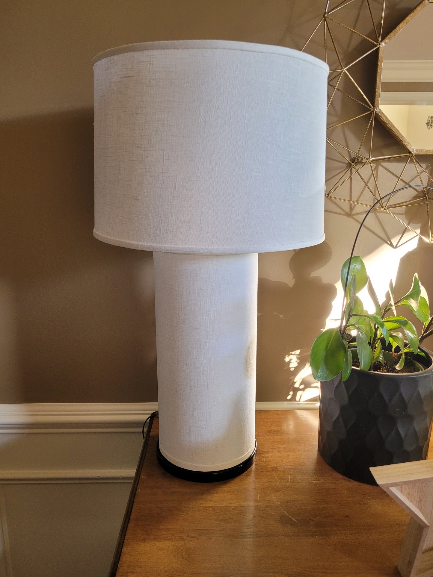 POP Table Lamp with White Linen Drum Lamp Shade